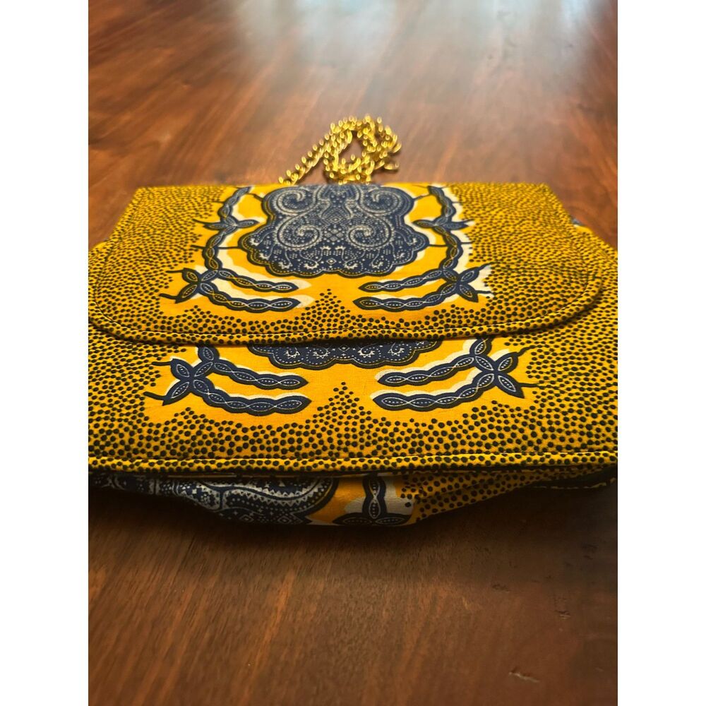 Vibrant Ankara Print Crossbody Bag with Gold Chain